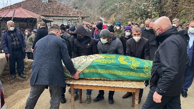 Rize'de aynı ailede Kovid-19'dan hayatını kaybeden 9'uncu 6