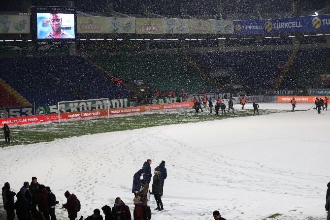 Çaykur Rizespor-Trabzonspor maçı öncesi kar yağışı etkili oluyor 23