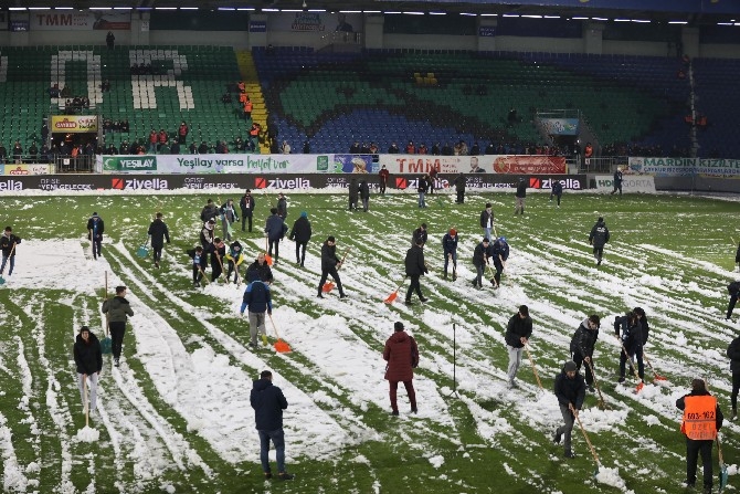 Çaykur Rizespor-Trabzonspor maçı öncesi kar yağışı etkili oluyor 29