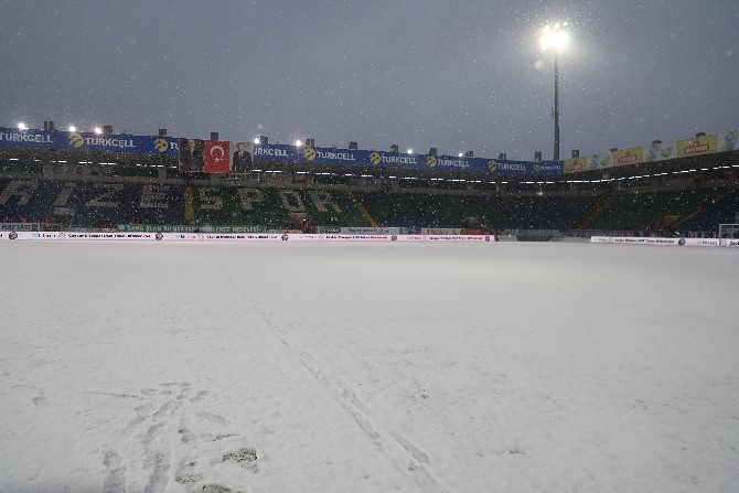 Çaykur Rizespor-Trabzonspor maçı öncesi kar yağışı etkili oluyor 6