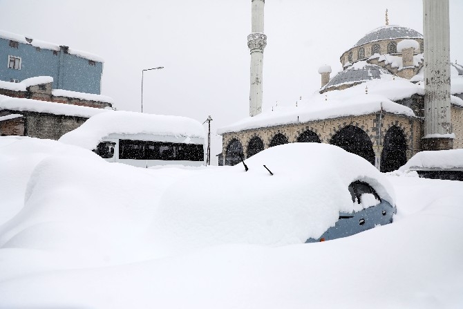 Rize'de kar yağışı nedeniyle ulaşımda aksamalar yaşanıyor 14