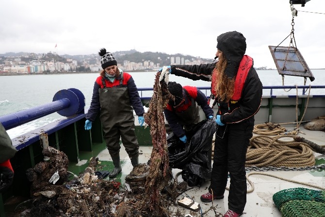 Plastik atıklar denizlerde biyoçeşitliliği olumsuz etkiliyor 19