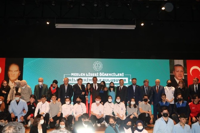Milli Eğitim Bakanı Mahmut Özer Rize'de 11