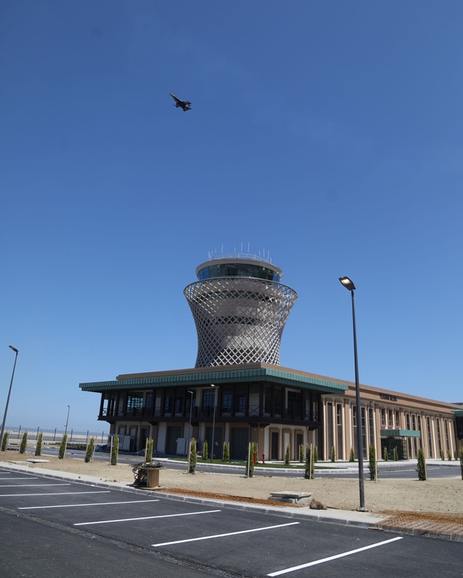 Bakan Karaismailoğlu, Rize-Artvin Havalimanı'nda açılış öncesi hazı 12