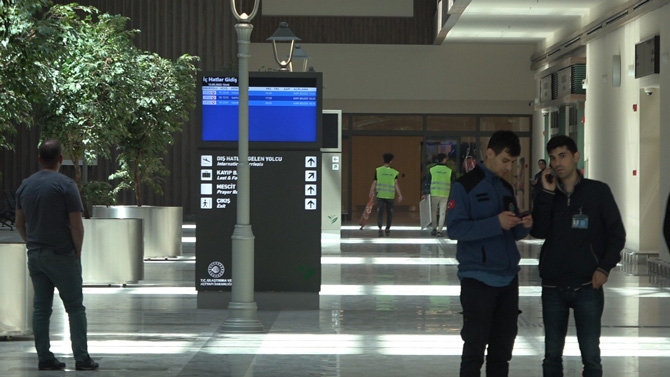 Bakan Karaismailoğlu, Rize-Artvin Havalimanı'nda açılış öncesi hazı 18