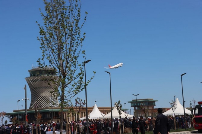 SOLOTÜRK, Rize-Artvin Havalimanı'nda gösteri uçuşu gerçekleştirdi 11