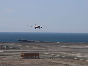 Erdoğan ve Aliyev'i taşıyan uçaklar Rize-Artvin Havalimanı'na 