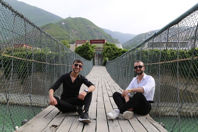 Türkiye’nin ilk turnikeli asma köprüsü Artvin’de 1