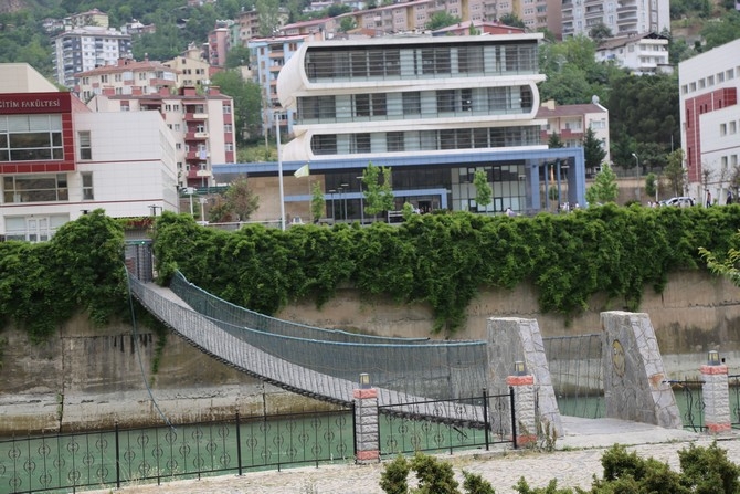 Türkiye’nin ilk turnikeli asma köprüsü Artvin’de 13