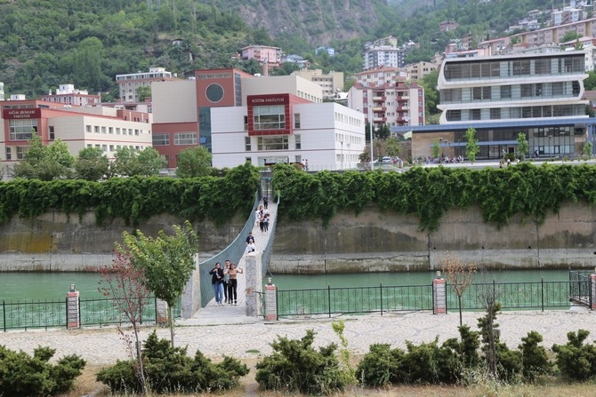 Türkiye’nin ilk turnikeli asma köprüsü Artvin’de 2
