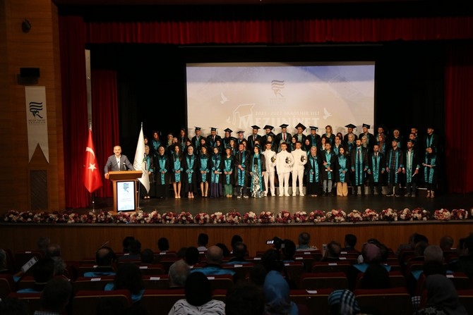 Recep Tayyip Erdoğan Üniversitesinde mezuniyet töreni düzenlendi 10