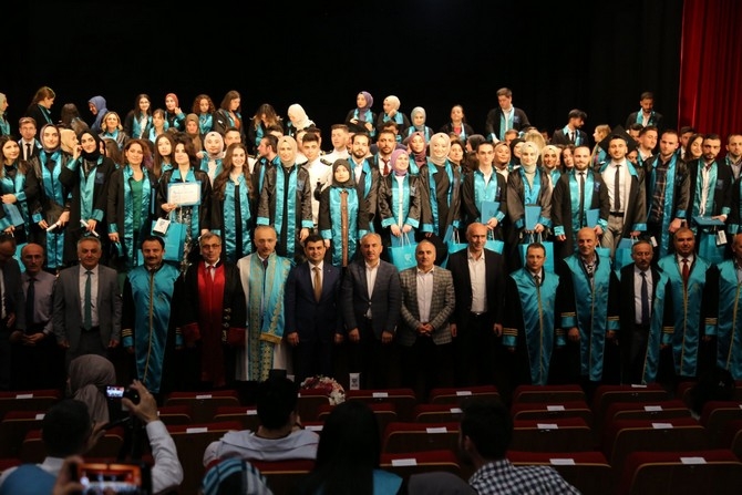 Recep Tayyip Erdoğan Üniversitesinde mezuniyet töreni düzenlendi 11