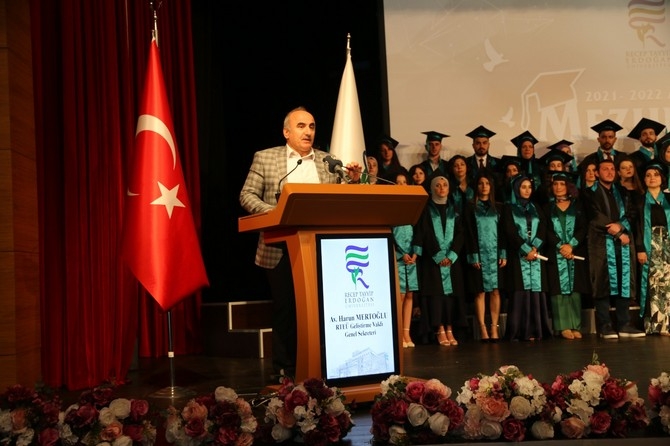 Recep Tayyip Erdoğan Üniversitesinde mezuniyet töreni düzenlendi 22