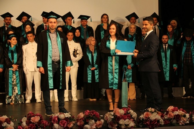 Recep Tayyip Erdoğan Üniversitesinde mezuniyet töreni düzenlendi 30
