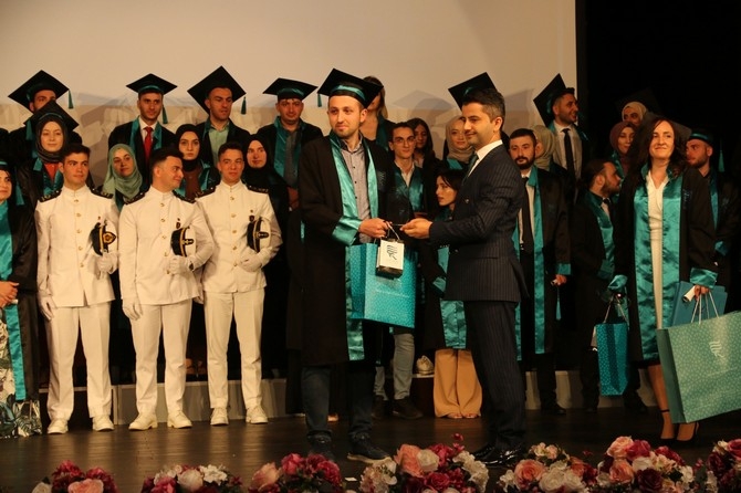 Recep Tayyip Erdoğan Üniversitesinde mezuniyet töreni düzenlendi 31