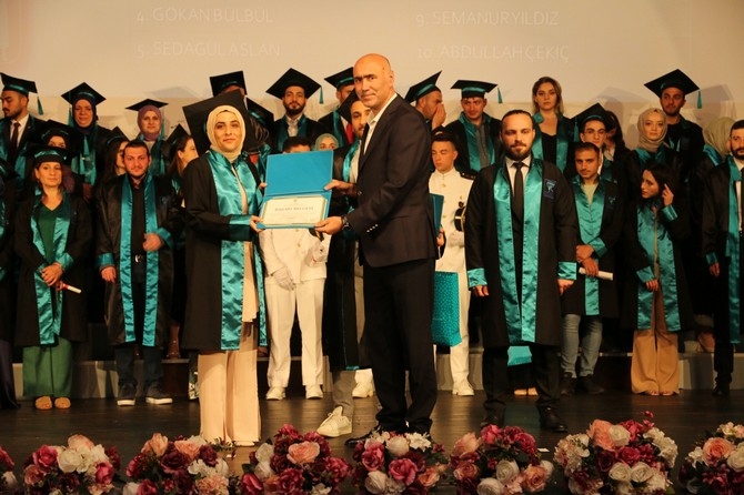 Recep Tayyip Erdoğan Üniversitesinde mezuniyet töreni düzenlendi 41