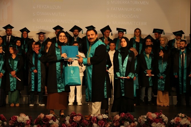 Recep Tayyip Erdoğan Üniversitesinde mezuniyet töreni düzenlendi 44