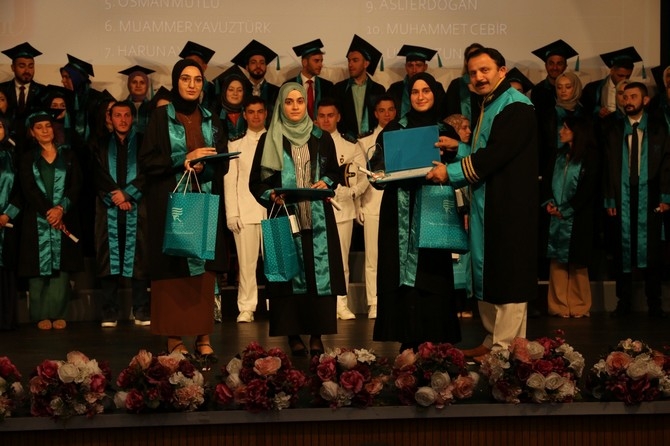 Recep Tayyip Erdoğan Üniversitesinde mezuniyet töreni düzenlendi 45