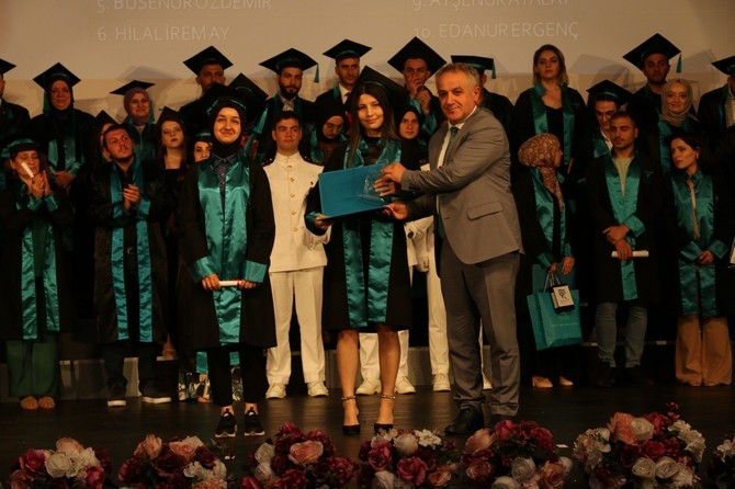 Recep Tayyip Erdoğan Üniversitesinde mezuniyet töreni düzenlendi 49