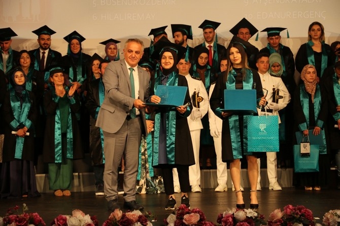 Recep Tayyip Erdoğan Üniversitesinde mezuniyet töreni düzenlendi 50