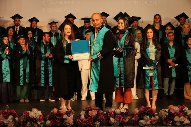 Recep Tayyip Erdoğan Üniversitesinde mezuniyet töreni düzenlendi 52