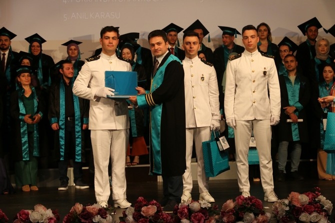 Recep Tayyip Erdoğan Üniversitesinde mezuniyet töreni düzenlendi 55