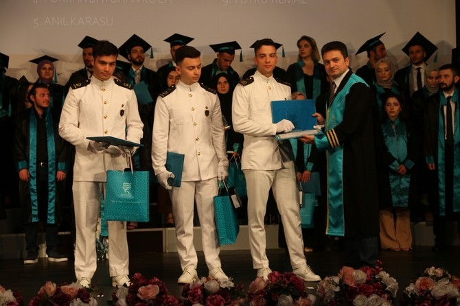 Recep Tayyip Erdoğan Üniversitesinde mezuniyet töreni düzenlendi 56