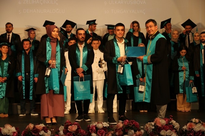 Recep Tayyip Erdoğan Üniversitesinde mezuniyet töreni düzenlendi 63
