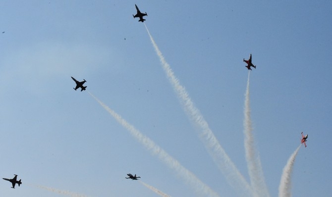 Türk Yıldızları, Ordu semalarında gösteri uçuşu yaptı 10