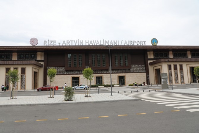 Rize-Artvin Havalimanı'nda 3 ayda 196 bin 826 yolcu trafiği gerçekl 10