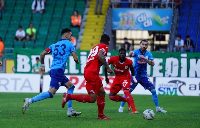 Çaykur Rizespor - Yılport Samsunspor maçından kareler 10