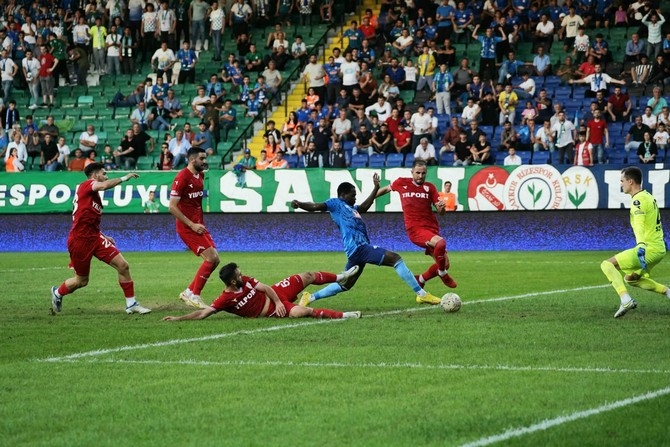 Çaykur Rizespor - Yılport Samsunspor maçından kareler 19