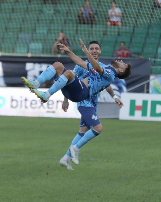 Çaykur Rizespor - Yılport Samsunspor maçından kareler 6