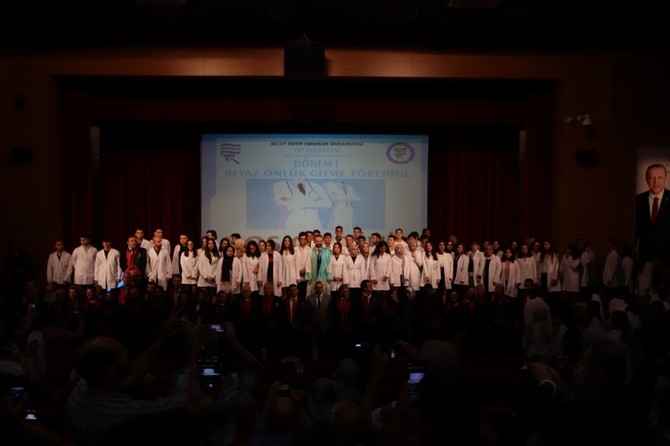 RTEÜ Tıp Fakültesi Beyaz Önlük Giyme Töreni Gerçekleştirildi 54