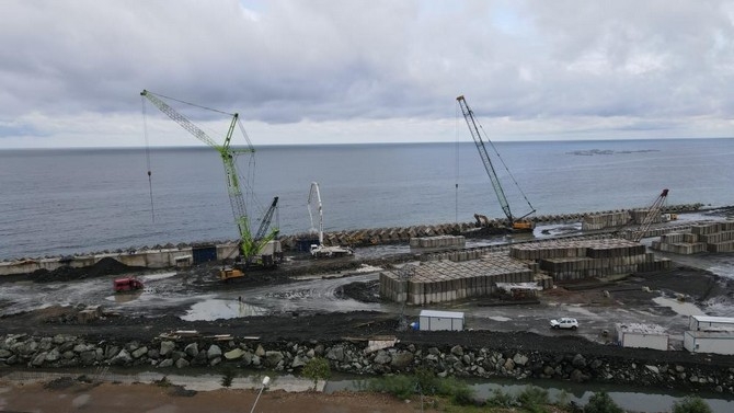 Rize Şehir Hastanesi deniz dolgu çalışmalarında sona yaklaşıldı 23