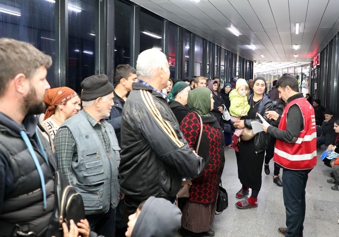 88 Ahıska Türkü, Sarp Sınır Kapısı'ndan Türkiye'ye giriş yaptı 21