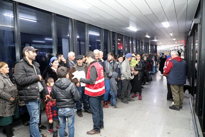 88 Ahıska Türkü, Sarp Sınır Kapısı'ndan Türkiye'ye giriş yaptı 22