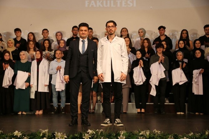 RTEÜ Diş Hekimliği Fakültesi Beyaz Önlük Giyme Töreni Gerçekleştirildi 13