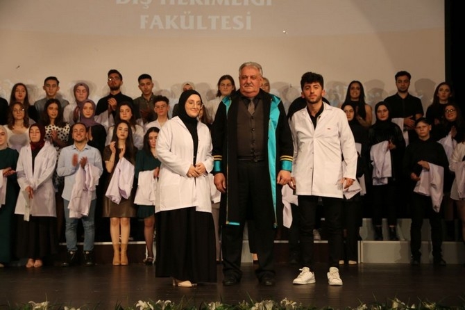 RTEÜ Diş Hekimliği Fakültesi Beyaz Önlük Giyme Töreni Gerçekleştirildi 14