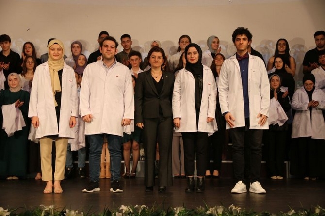 RTEÜ Diş Hekimliği Fakültesi Beyaz Önlük Giyme Töreni Gerçekleştirildi 15