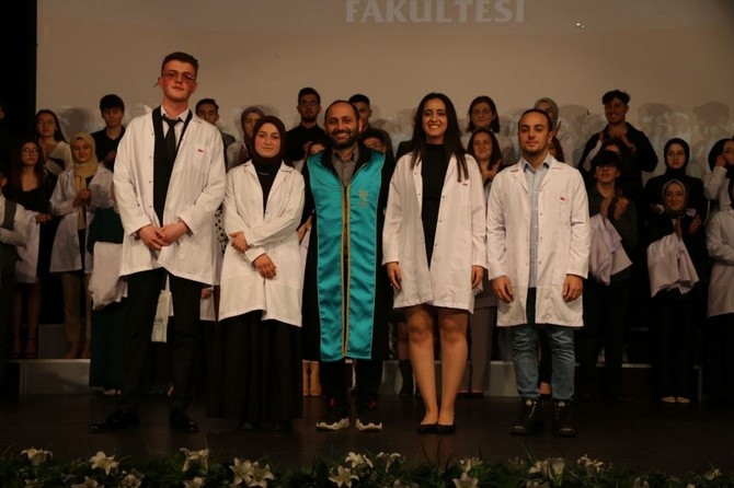 RTEÜ Diş Hekimliği Fakültesi Beyaz Önlük Giyme Töreni Gerçekleştirildi 16
