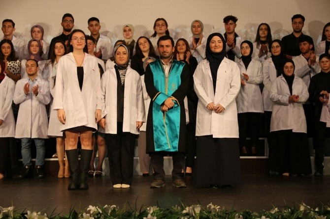 RTEÜ Diş Hekimliği Fakültesi Beyaz Önlük Giyme Töreni Gerçekleştirildi 28