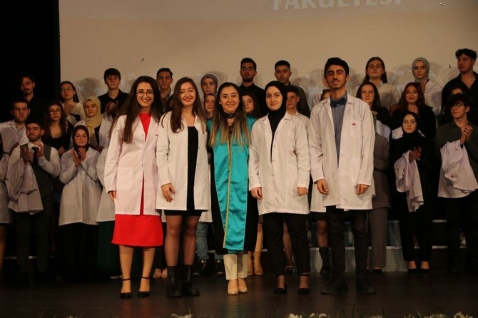 RTEÜ Diş Hekimliği Fakültesi Beyaz Önlük Giyme Töreni Gerçekleştirildi 32