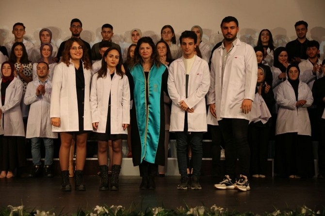 RTEÜ Diş Hekimliği Fakültesi Beyaz Önlük Giyme Töreni Gerçekleştirildi 33