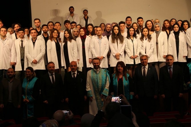RTEÜ Diş Hekimliği Fakültesi Beyaz Önlük Giyme Töreni Gerçekleştirildi 34