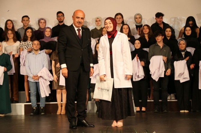 RTEÜ Diş Hekimliği Fakültesi Beyaz Önlük Giyme Töreni Gerçekleştirildi 8