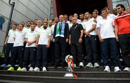 Erdoğan Rizespor'un Kupasını Kaldırdı 11