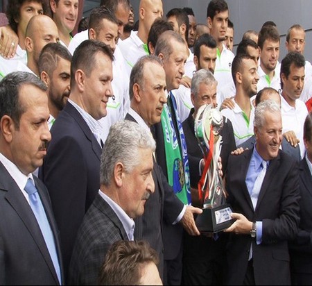 Erdoğan Rizespor'un Kupasını Kaldırdı 13
