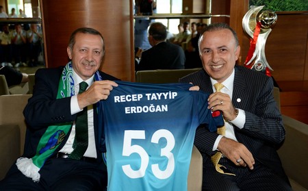 Erdoğan Rizespor'un Kupasını Kaldırdı 5