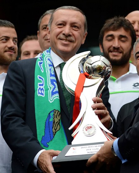 Erdoğan Rizespor'un Kupasını Kaldırdı 7